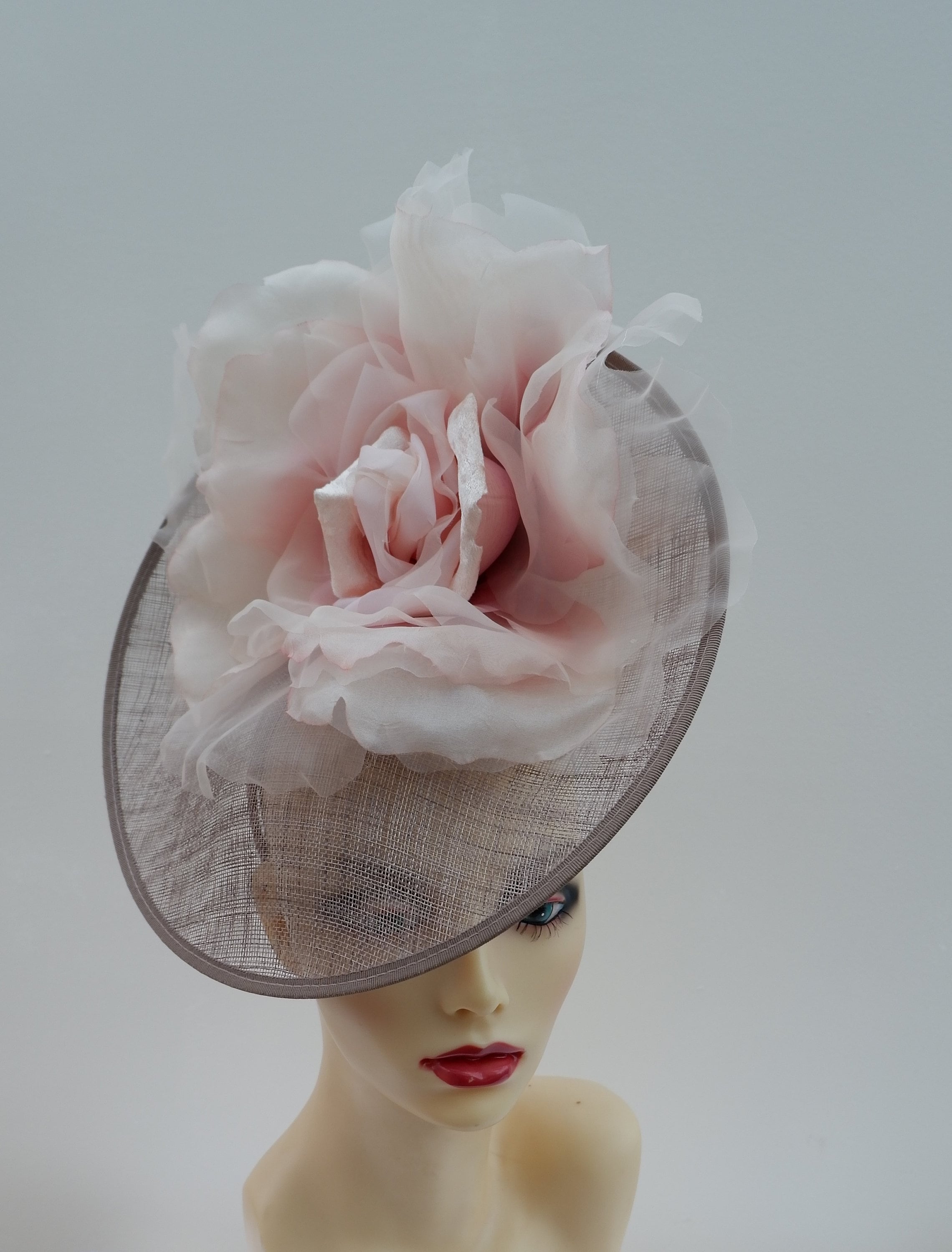 Taupe/praline Fascinator With 12 Pale 