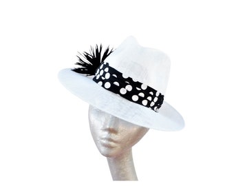 Thelma- Trilby Hut mit weißer und schwarzer Spitze