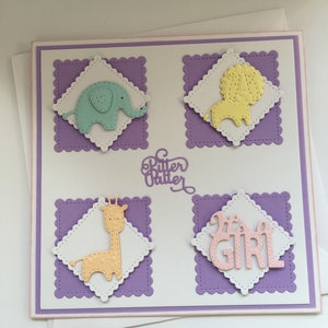 Vraiment mignon designer bébé fille, félicitations nouvelle naissance, carte avec lion, tigre et éléphant.