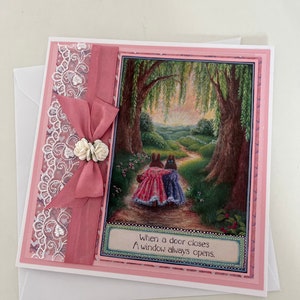 Schöne, handgemachte Blanko-Karte aus der Holly Pond Hill Serie von der Künstlerin Susan Wheeler. Sehr niedliche, hübsche Karte.