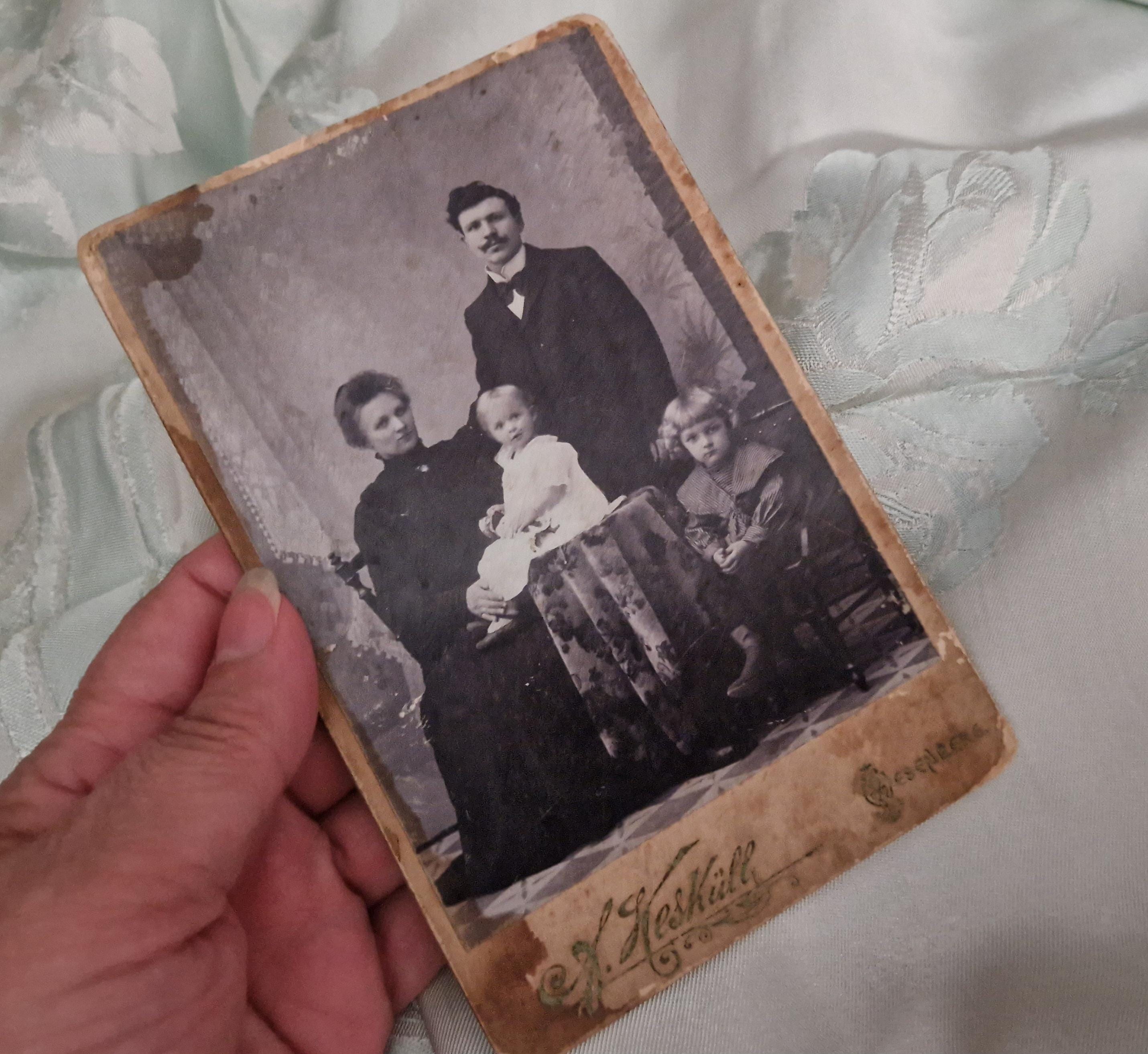 Consumptiemelk Thuis Grootouder Aziatische Familie Foto En afbeelding  gratis te downloaden - Pngtree, image size:2861x2628