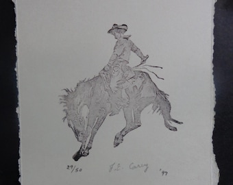 Incisione firmata Bronco Buster: opera d'arte a tema cowboy da rodeo di John E. Carey (21/50)