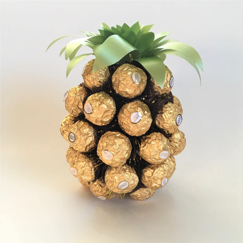 Ferrero Rocher pineapple Gold pineapple Candy pineapple Chocolate Chocolate pineapple arrangement Candy bouquet Holiday gift Tropical Decor image 1