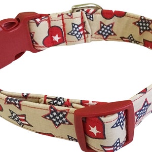 a dog collar with stars and hearts on it