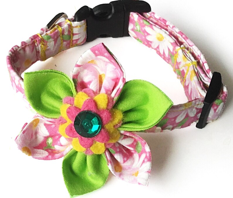 Pink White & Green Floral Daisy Collar With Matching Flower For Dogs And Cats /Summer flower Collar/ Buckled or Martingale / Leash Upgrade image 1