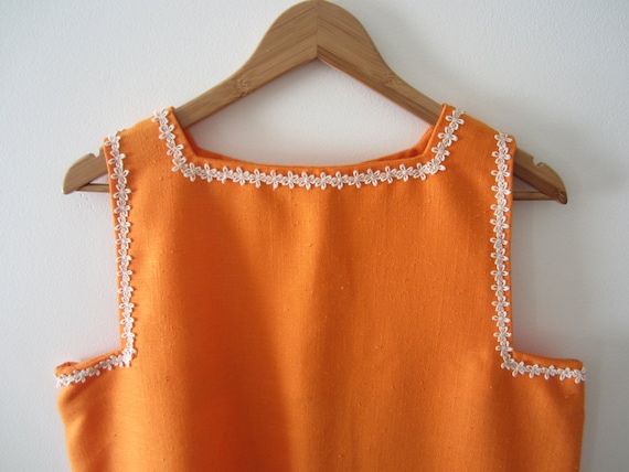 1960s Orange Smock Top with Daisy Lace Trim - Larg