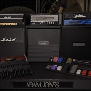 Amplificatore/pedale Adam Jones ispirato ai TOOL in scala 1:12