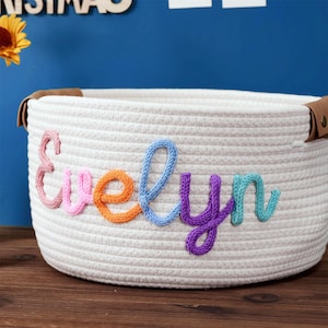 Personalisierter Babyparty Geschenkkorb, personalisierter Babynamenkorb, Haustierspielzeugkorb, Baby-Taufgeschenk, Kinderzimmerdekor, Neugeborenen Geschenkkorb