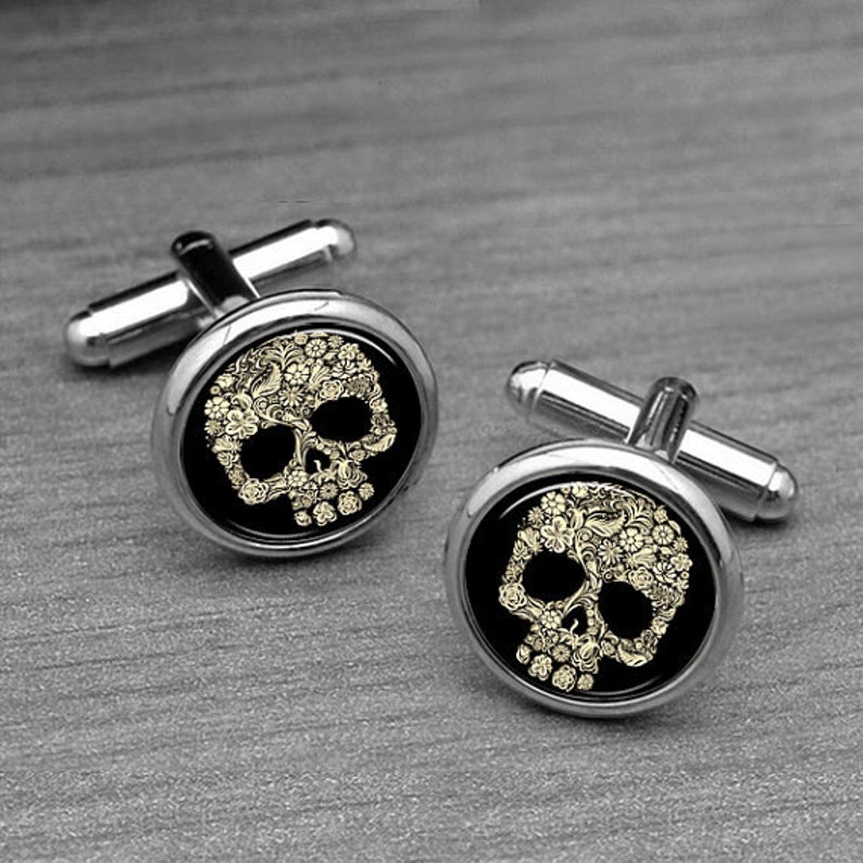 Accessories Fantasy Fairytale Skull Cufflinks Gothic Skull Cufflinks /& Tie Pin Video Game Jewelry cufflinks for men Movie theme