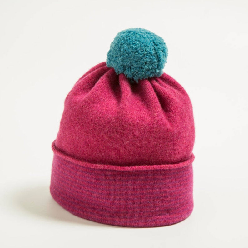 J Lambswool Pom Pom Knitted Hat rasp/plum teal pom