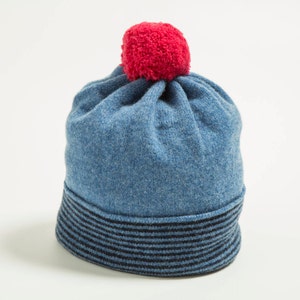 J Lambswool Pom Pom Knitted Hat blue/navy rasp pom