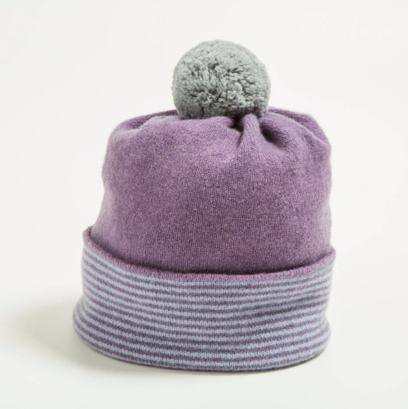 J Lambswool Pom Pom Knitted Hat lilac/ blue grey pom