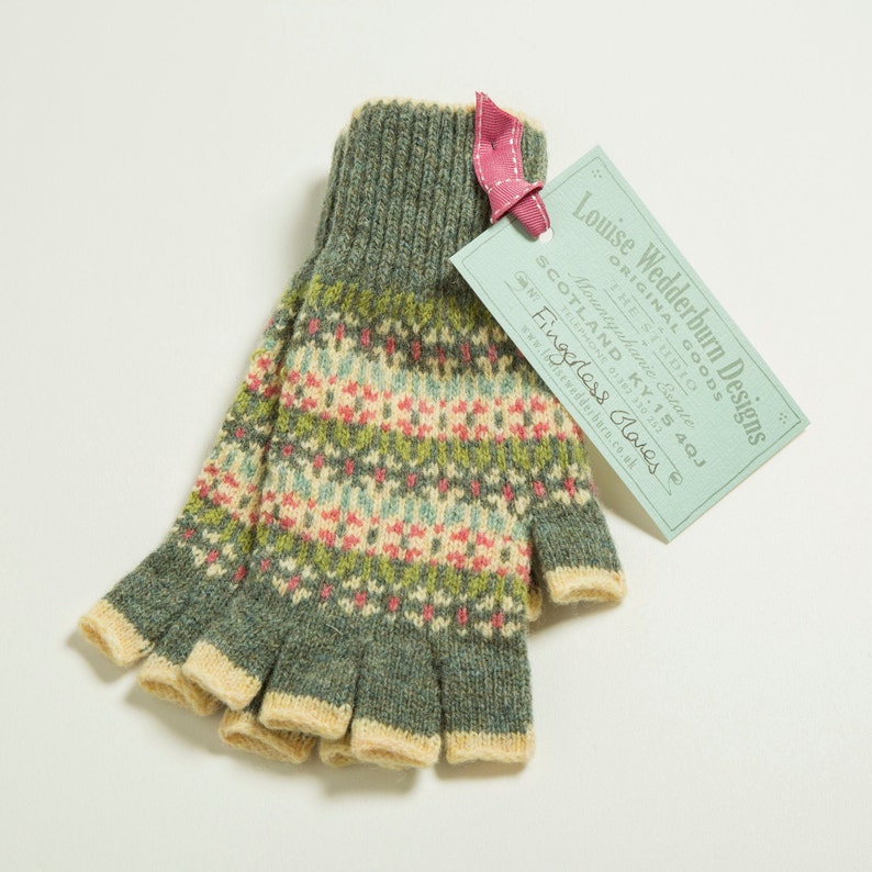 F Ladies Shetland Fingerless, knitted Fairisle gloves sage/buttermilk tip