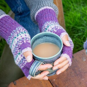 F Ladies Shetland Fingerless, knitted Fairisle gloves image 9