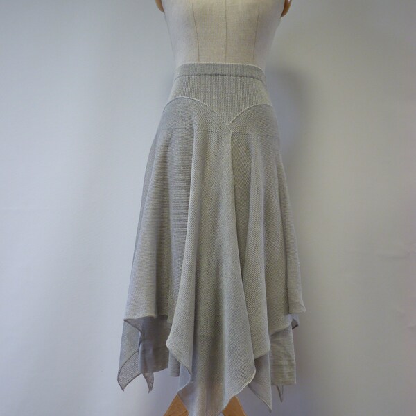 Handmade knitted dove-coloured linen skirt, M size.