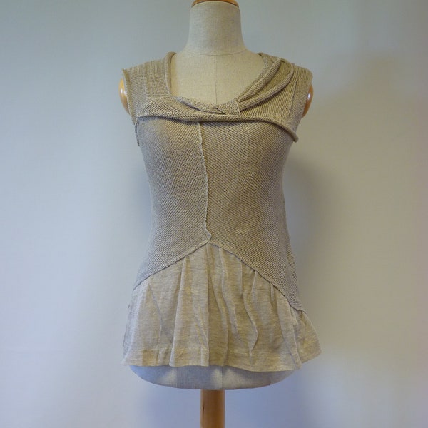 The hot price. Summer taupe top, M size. Made of pure linen.