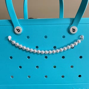 Bogg Bag Pearl Chain-Decorative Pearl Jewelry for Bogg Bag-Stylish Pearl Accessory for Bogg Bag-Bogg Bag Glam-Glitzy Bogg Bag Accessories