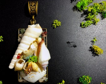 Sculpted Seashell Pendant Necklace, Bronze Fittings, Beach Jewelry