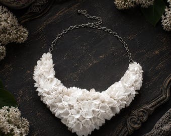 Collier lilas blanc en pâte polymère, collier de mariée fait main, bijoux floraux romantiques shabby chic