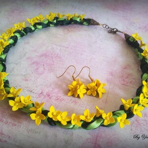 Oorbellen gele bloemen, ketting gele bloemen, gele bloemen sieraden set, gele bloemen klei sieraden, ketting lente, gele bloemen, gele bloemen