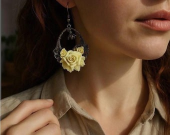 Pendientes de rosa de marfil hechos a mano, joyería de flores de arcilla polimérica