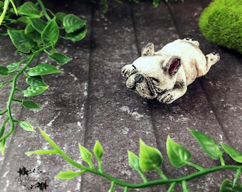 Broche de carlino de arcilla polimérica, joyería de perro blanco en miniatura