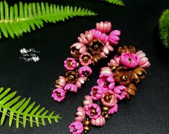 Pendientes de arcilla polimérica con flores rosas hechos a mano, cuentas checas