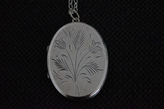 Vintage Sterling Silver Locket - VIntage Flower Lo
