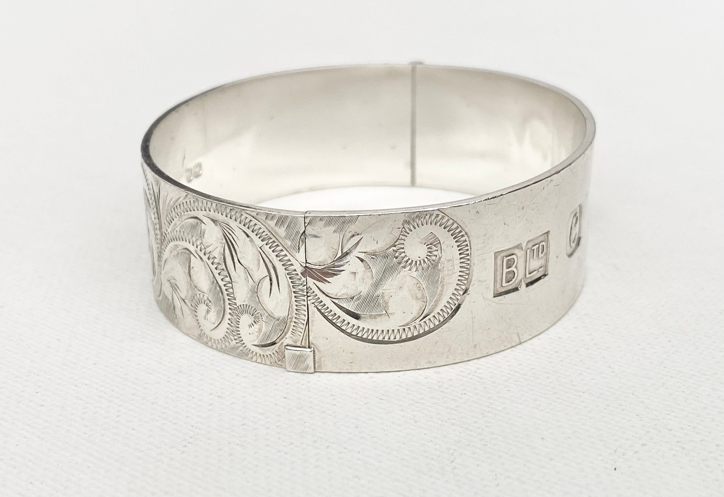 シルバー 925 バングル ヴィンテージ Vintage Sterling Silver Cuff Bracelet – Engraved Sterling