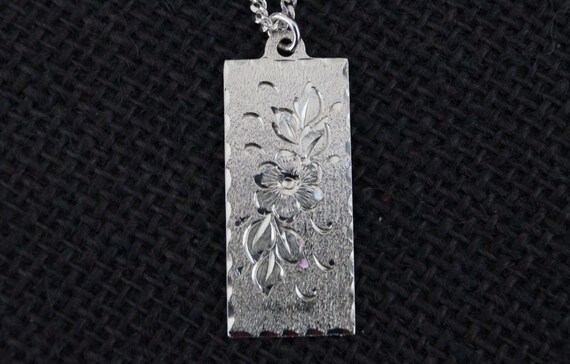 Vintage Sterling Silver Flower Pendant with chain