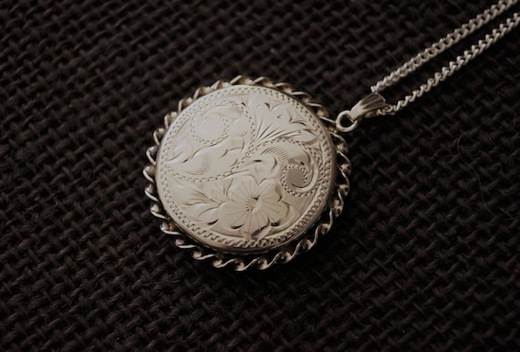 Vintage Sterling Silver Locket - Vintage Silver Lo