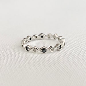 Vintage Sterling Silver Eternity Ring - Wedding Band - Eternity Ring - Vintage Silver Ring - Vintage Ring - Vintage Wedding size 7 3/4 or P