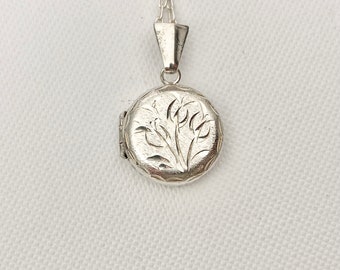 Vintage Sterling Silver Locket - Vintage Flower Locket - Vintage Locket - Vintage Tulip Locket - Silver Flower Locket - Silver Tulip Locket