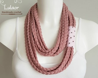 T-shirt sjaal, t-shirt ketting, roze sjaal, roze ketting, gevlochten sjaal, stof sjaal, stof ketting, ster sjaal