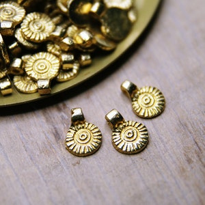 13mm Coin pendants, Egyptian coin, Gold Charms, Macrame charms, Brass pendant, Charms for making Macrame jewelry, boho charm, Tribal charms imagen 2