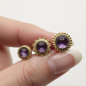 8mm、9.5mm、11mmのアメジスト カボション、スロット付きルースストーン、マイクロマクラメジュエリー製作用の真鍮フレームストーン。