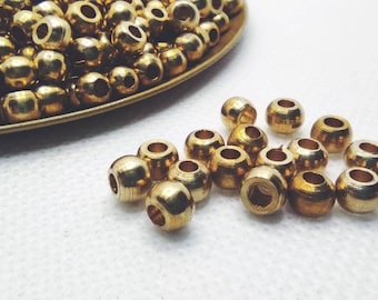 Perles de laiton 5x4mm, perles rondes, perles d’or, perles métalliques, charmes en laiton, laiton brut, résultats d’espacement, perles de macramé, charmes de macramé, charme d’or