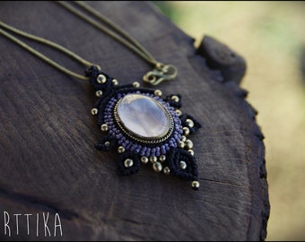 Macramé Pendant with Natural Stones - Bohemian Beauty and Energy