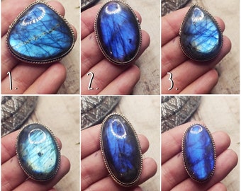 Slotted cabochon, blue labradorite grooved stone, brass framed stones for jewelry making, macramé, blue labradorite, brass