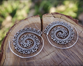 Spiral hoop earrings. Silver plated. Tribal spiral earrings. Spiral earrings ethnic style. tribal earrings. Brass earrings. gypsy. boho