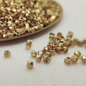 3x2'5mm diamond cut faceted,Gold Beads, Metal beads, Brass beads, Raw Brass, Spacer Findings, faceted beads, Macrame beads, Gold charm imagen 1