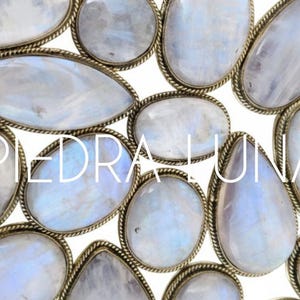 Cabochon di pietra di luna intagliati, pietre con cornice in ottone per la creazione di micro gioielli in macramè, forniture per gioielli in macramè