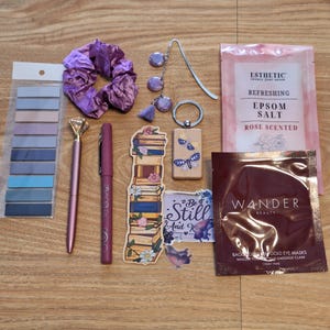 10 item mystery bundle full of stationery, keychains and fun gadgets.