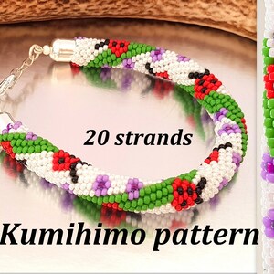 Puede incluir: Una pulsera Kumihimo de cuentas con cierre plateado. La pulsera presenta un patrón de cuentas rojas, verdes, blancas, moradas y negras. El texto "20 hebras" y "patrón Kumihimo" son visibles.