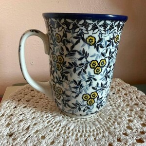 Hand-Painted Polish Pottery Floral Mug – Bolesławiec