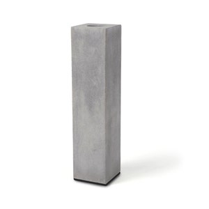 Vase BLOCK aus Beton, stabil, markant und doch elegant. Bild 1