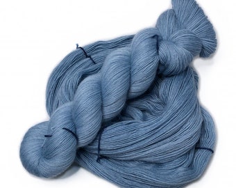 Hand Dyed Lace Yarn, Merino, Lace Weight - Taubenblau
