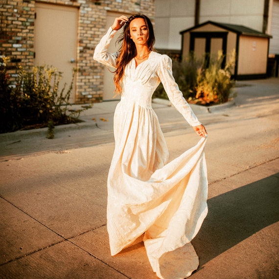 Vintage wedding gown