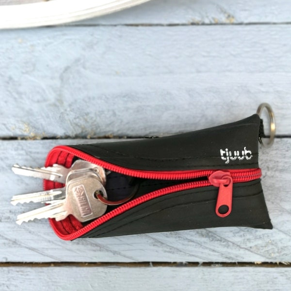Schlüsseltasche, Schlüsseletui aus gebrauchtem Fahrradschlauch schwarz — Schlüsselmäppchen tjuub — Autoschlüssel Tasche von tjuub