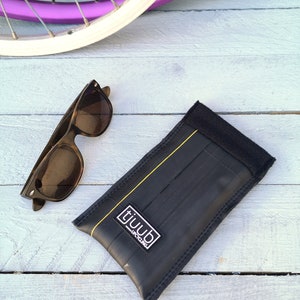 Brillenetui aus Fahrradschlauch schwarz mit Schnappverschluss Geschenk für Rennradfahrer Bild 7
